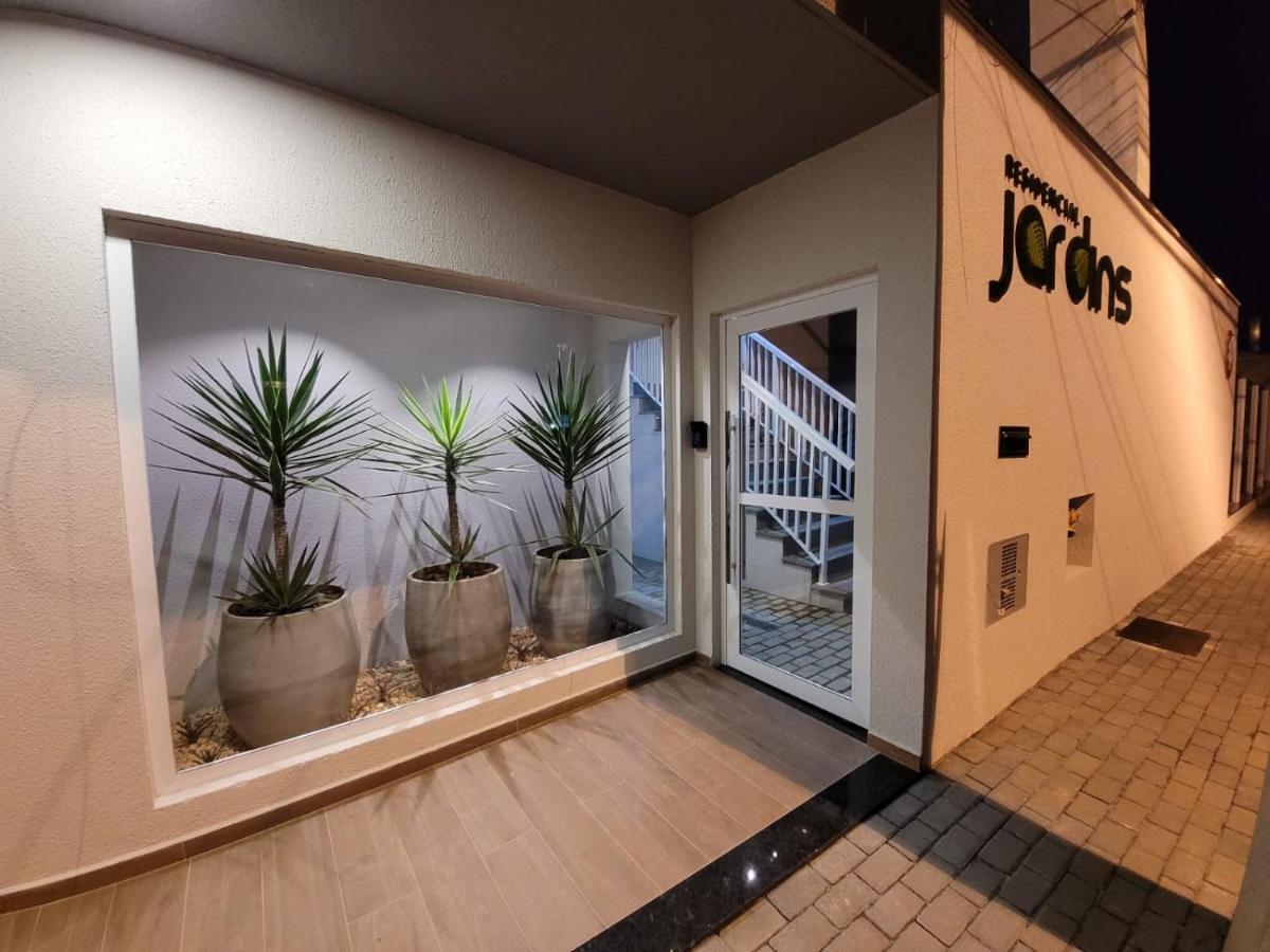 Apartamento Com Piscina No Centro Ubatuba Exterior foto